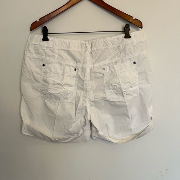 5/20$ Mosaic Women's White Casual Shorts size 14 - Picture 3 of 6